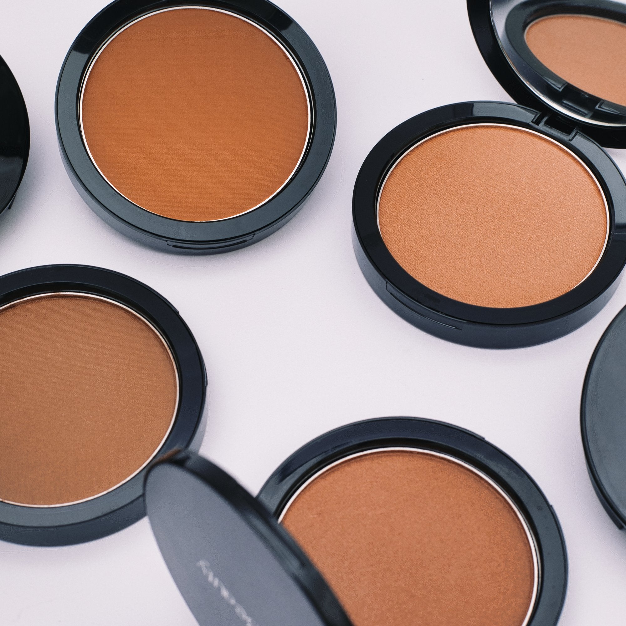 The Ultimate Guide to Bronzers vs Contouring Which Should You Choose? - Berla Beauty